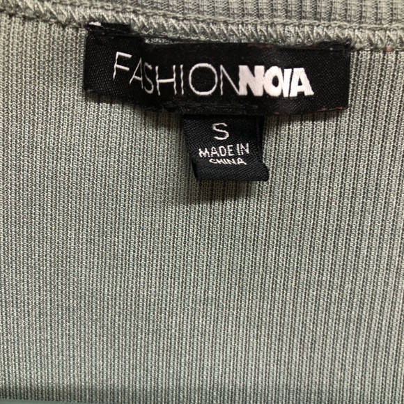 Sea foam green tie crop top with v-neck ribbed - Picture 4 of 4